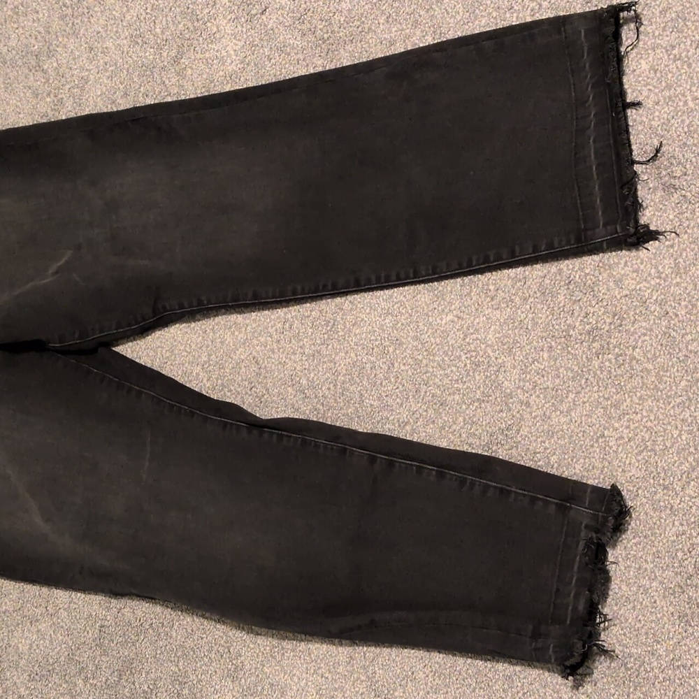 Liverpool The High Rise Straight Raw Hem Black Jeans Size 6/28 - Picture 2 of 9